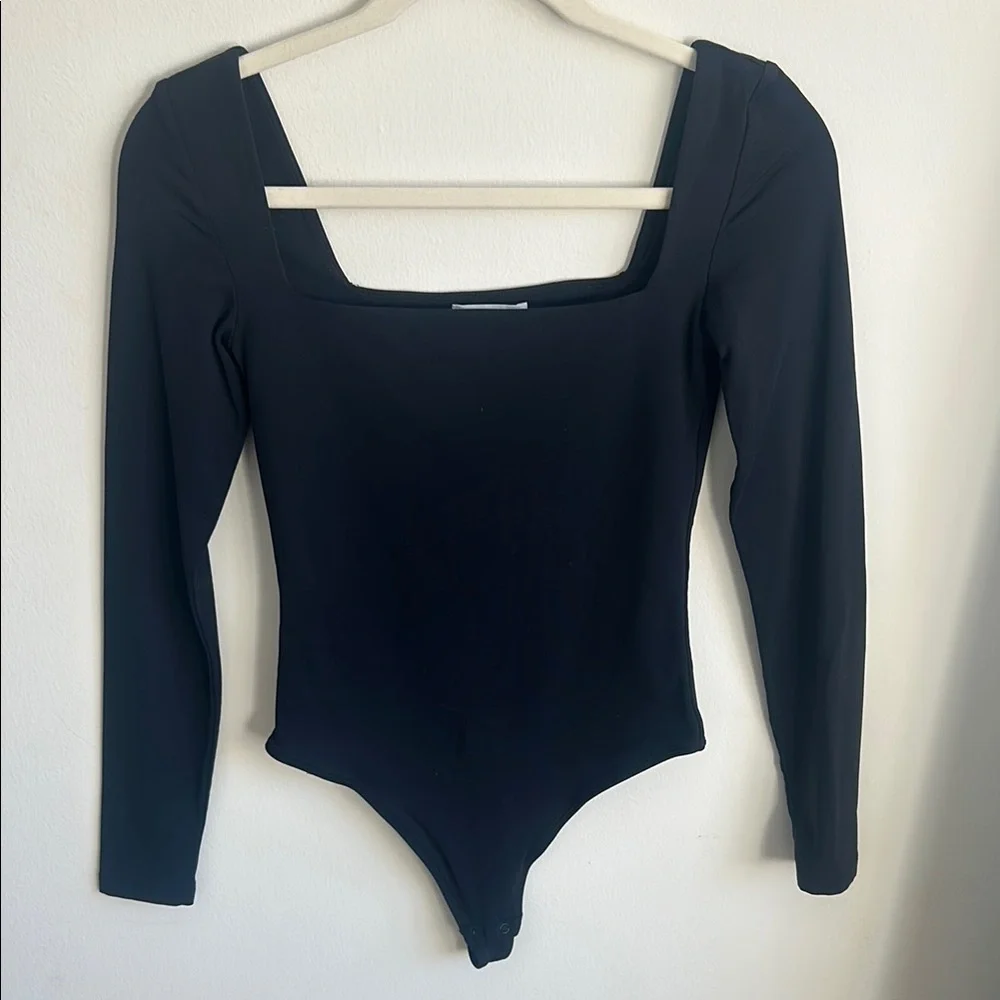 Aritzia Babaton Contour Squareneck Longsleeve Bodysuit in Black, Size Small - Picture 2 of 7